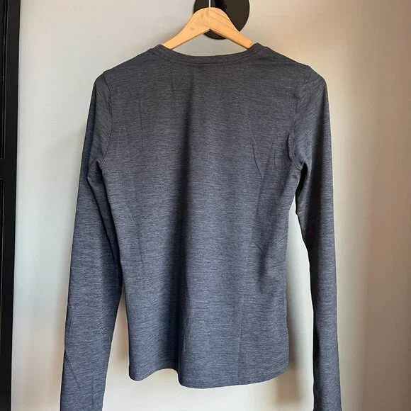 COPY - Vuori Long Sleeve Lux Crew - Picture 4 of 4